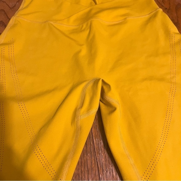 Alphalete Surface Power Crossover Waist Leggings in Gold Sz M Athletic - Picture 7 of 15